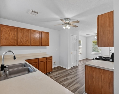 21907 Willow Shade Lane - Photo Thumbnail 10