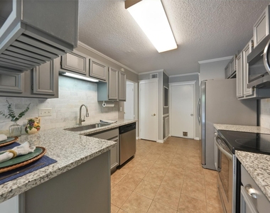 3311 Golden Trails Drive - Photo Thumbnail 4