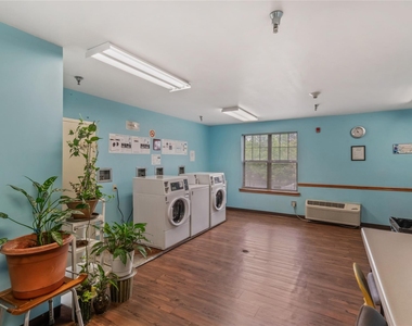60 N Montgomery Street - Photo Thumbnail 3