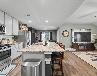 20815 Acorn Valley Drive - Photo Thumbnail 10