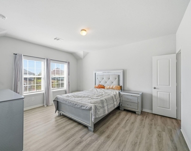18518 Snowy River Lane - Photo Thumbnail 11