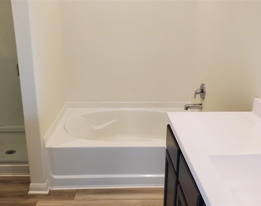 413 Bracken Hill Drive - Photo Thumbnail 7