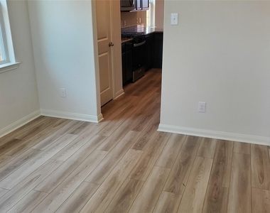 413 Bracken Hill Drive - Photo Thumbnail 4