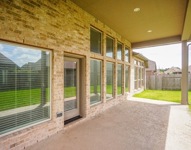 1215 Watercrest Park Lane - Photo Thumbnail 19
