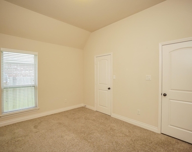 1215 Watercrest Park Lane - Photo Thumbnail 15