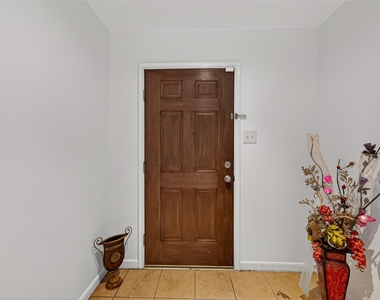 16547 Lanesborough Drive - Photo Thumbnail 4