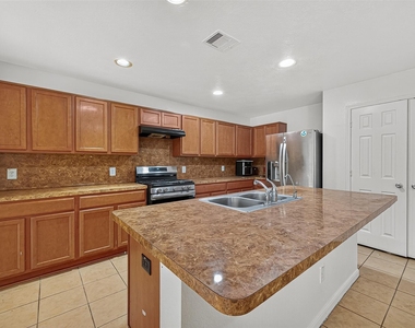 16547 Lanesborough Drive - Photo Thumbnail 21