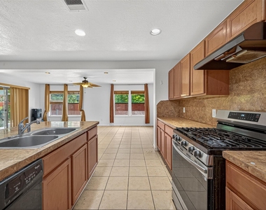 16547 Lanesborough Drive - Photo Thumbnail 24