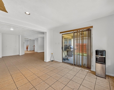 16547 Lanesborough Drive - Photo Thumbnail 17