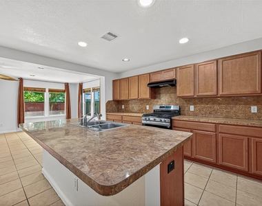 16547 Lanesborough Drive - Photo Thumbnail 22