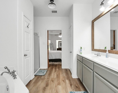 6715 Plum Springs Lane - Photo Thumbnail 7