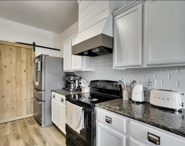 6715 Plum Springs Lane - Photo Thumbnail 12