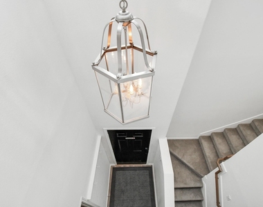 6715 Plum Springs Lane - Photo Thumbnail 14