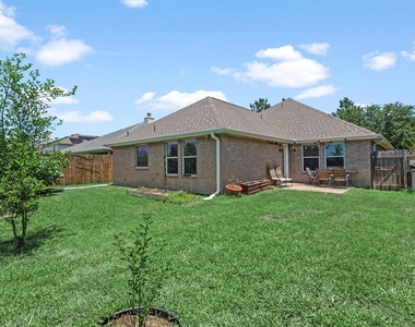 5614 Savannah Woods Lane - Photo Thumbnail 23