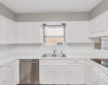 12526 Hazelwood Lane - Photo Thumbnail 21