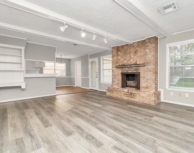 12526 Hazelwood Lane - Photo Thumbnail 4