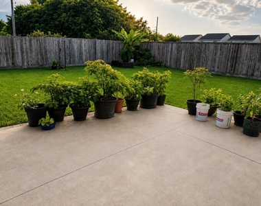 7703 Lost Pecan Way - Photo Thumbnail 18