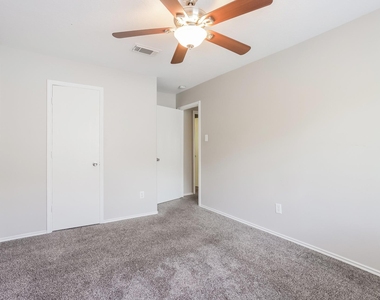 2911 Cypress Island Drive - Photo Thumbnail 8