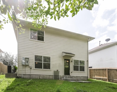 2911 Cypress Island Drive - Photo Thumbnail 14