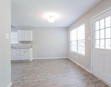 2911 Cypress Island Drive - Photo Thumbnail 4