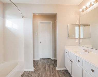 2911 Cypress Island Drive - Photo Thumbnail 12