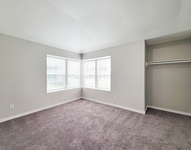 15814 Murrelet Court - Photo Thumbnail 31