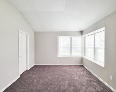 15814 Murrelet Court - Photo Thumbnail 32