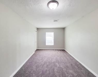 15814 Murrelet Court - Photo Thumbnail 12
