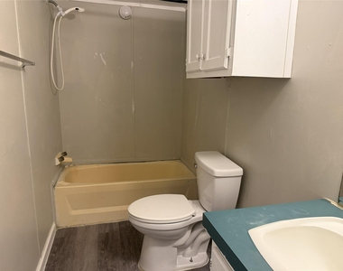 599 S Cochran Street - Photo Thumbnail 5