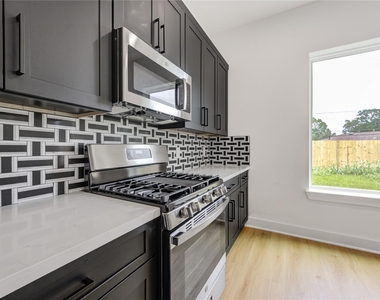 9007 Noel Street - Photo Thumbnail 9