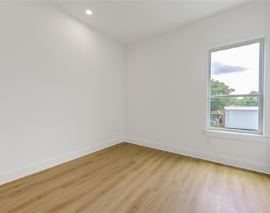 9007 Noel Street - Photo Thumbnail 18