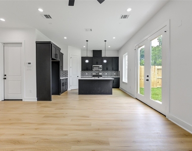 9007 Noel Street - Photo Thumbnail 3