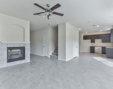 2310 Garden Square Path - Photo Thumbnail 3