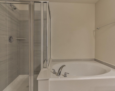 2310 Garden Square Path - Photo Thumbnail 16