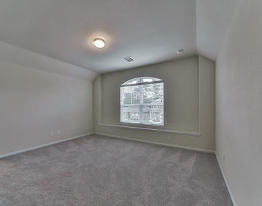 2310 Garden Square Path - Photo Thumbnail 9