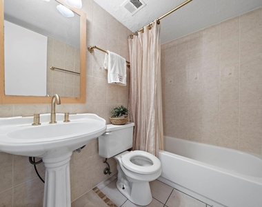 3224 Timmons Lane - Photo Thumbnail 12