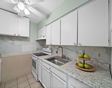 3224 Timmons Lane - Photo Thumbnail 5
