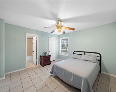 3224 Timmons Lane - Photo Thumbnail 8