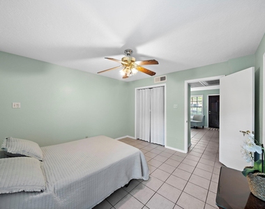3224 Timmons Lane - Photo Thumbnail 11