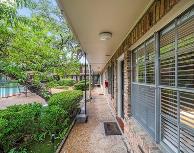 3224 Timmons Lane - Photo Thumbnail 15
