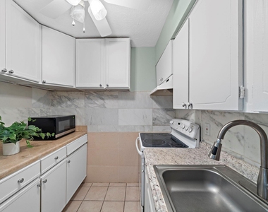 3224 Timmons Lane - Photo Thumbnail 6