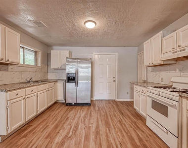 10613 Buffum Street - Photo Thumbnail 4