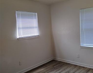 4203 Dawson - Photo Thumbnail 10
