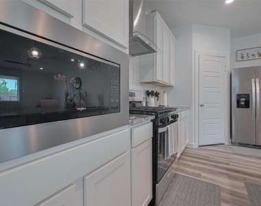 10405 Hadley Park Trail - Photo Thumbnail 7