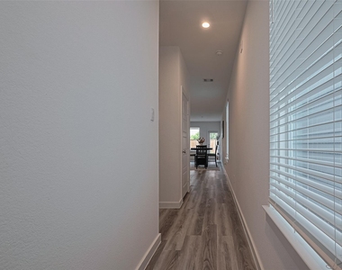 10405 Hadley Park Trail - Photo Thumbnail 4