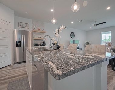10405 Hadley Park Trail - Photo Thumbnail 6
