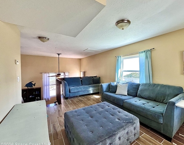 799 Shell Street - Photo Thumbnail 2