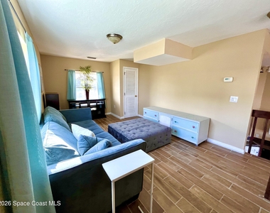 799 Shell Street - Photo Thumbnail 5
