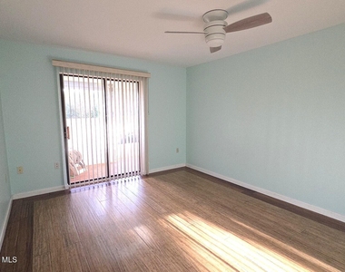 103 La Costa Street - Photo Thumbnail 9
