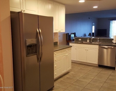 8891 Lake Drive - Photo Thumbnail 7